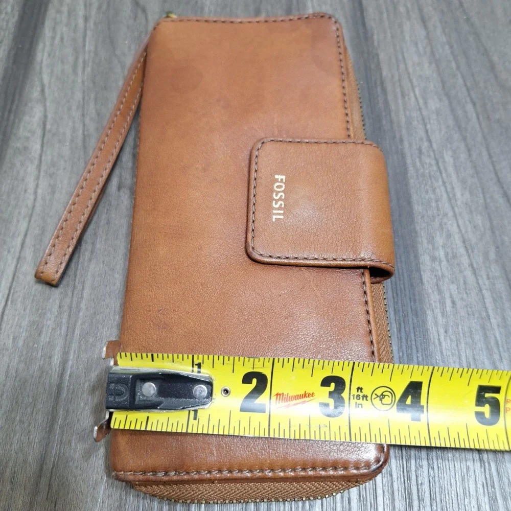 Fossil Logan Brown Leather Bifold Clutch Wristlet Wallet with ID Window SL7828